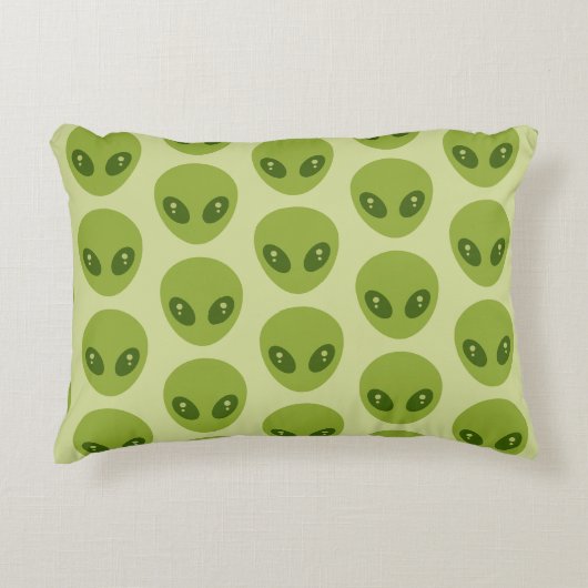 Cute Green Alien Heads Pattern アクセントクッション (正面)