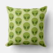 Cute Green Alien Heads Pattern クッション (正面)