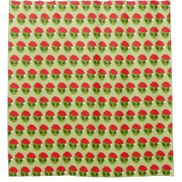 Cute Green Alien in Santa Hat Pattern シャワーカーテン
