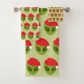 Cute Green Alien in Santa Hat Pattern バスタオルセット (インサイチュ)
