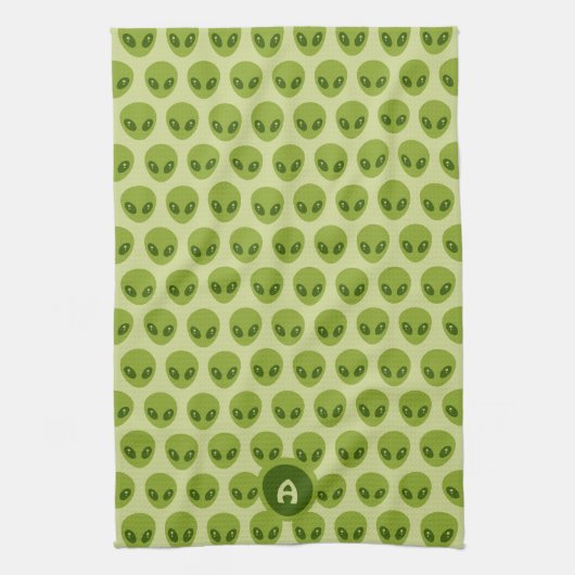 Cute Green Alien Pattern Monogram キッチンタオル (縦)