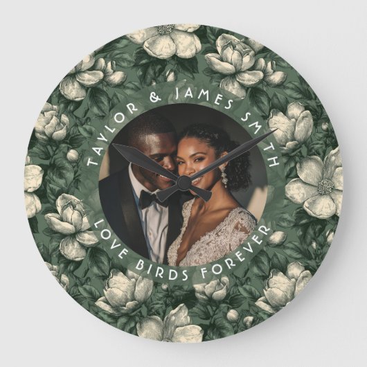 Cute Green Gardenias Themed Minimalist Wedding ラージ壁時計 (正面)