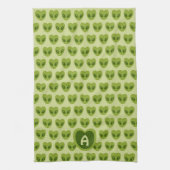 Cute Green Heart-Shaped Alien Pattern Monogram Kit キッチンタオル (縦)
