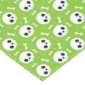 Cute Green Skull & Bones Halloween Pattern テーブルクロス (アングル)