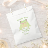 Cute Green Tree Frog - custom birthday kids name. フェイバーバッグ (クリップ留めされた状態)