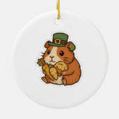 Cute Guinea Pig Leprechaun Retro St. Patrick’s Day セラミックオーナメント (裏面)