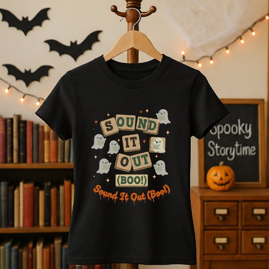 Cute Halloween Gift for Phonics Teachers & Readers Tシャツ