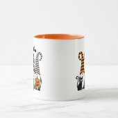 Cute Halloween Gnomes with Cauldron and Pumpkin マグカップ (中央)