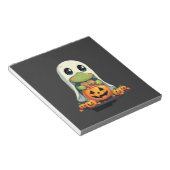Cute Halloween Turtle Ghost with Candy (5) ノートパッド (アングル)