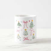 Cute Hand Drawn Christmas Trees and Bows Pattern コーヒーマグカップ (中央)