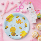 Cute Happy Bumble Bee with Flowers Little Kid ペーパープレート (パーティー)