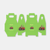 Cute happy cow driving a red tractor cartoon フェイバーボックス (折り畳みなし)