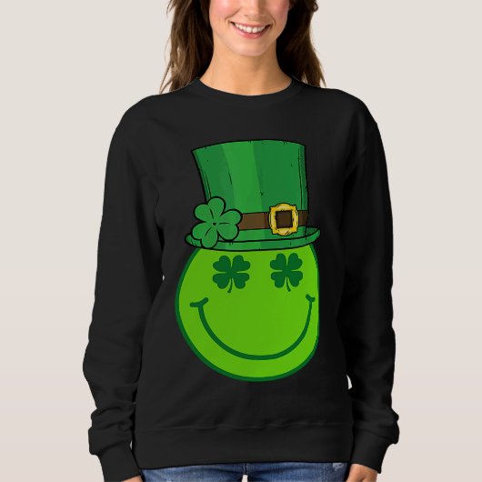 Cute Happy Face Leprechaun  St Patricks Day Irish  スウェットシャツ (正面)