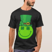 Cute Happy Face Leprechaun  St Patricks Day Irish  Tシャツ (正面)