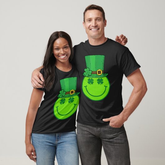 Cute Happy Face Leprechaun St Patricks Day Irish Tシャツ (ユニセックス)