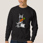 Cute Happy Zebra with Carrot Cartoon Fun Animal スウェットシャツ (正面)