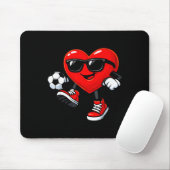 Cute Heart Playing Soccer Valentines Day Soccer Bo マウスパッド (マウス)
