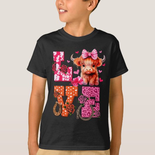Cute Highland Cow And Nk Heart Valentines Day Love Tシャツ (正面)