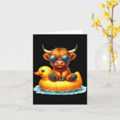Cute Highland Cow Duck Ol Float Summer Vibes Swimm カード (黄色い花)