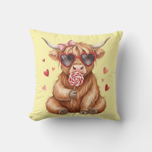Cute Highland Cow Valentine Decorativ Throw Pillow クッション (正面)