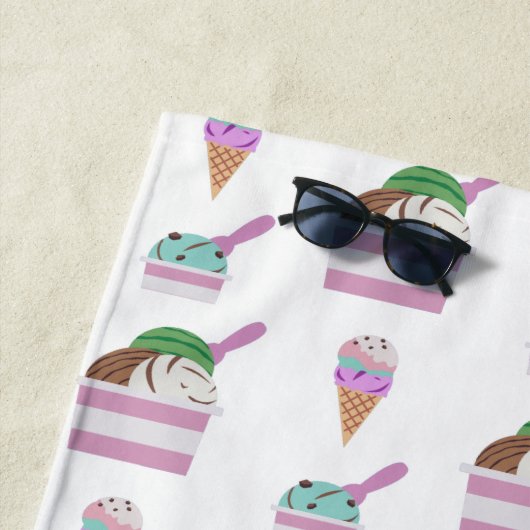Cute Ice Cream Summer Pattern Monogram ビーチタオル (インサイチュ)