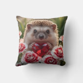 Cute January Hedgehog with Garnet Heart クッション (裏面)