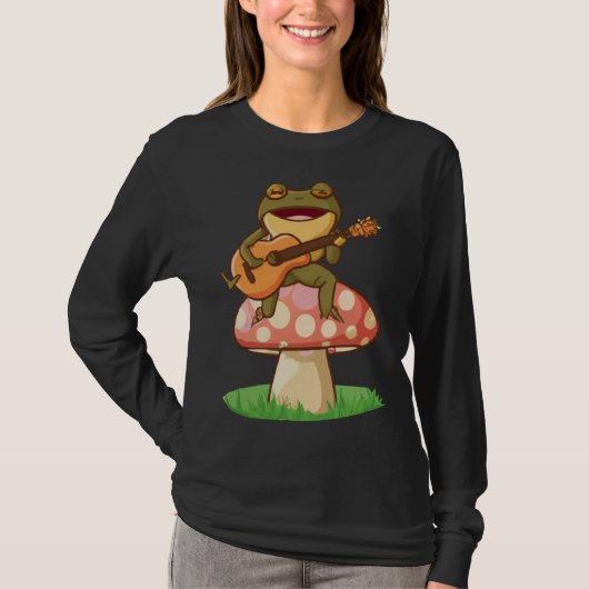 Cute Japanese frog playing guitar banjo on a mushr Tシャツ (正面)