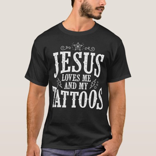 Cute Jesus Loves Me And My Tattoos Tシャツ (正面)