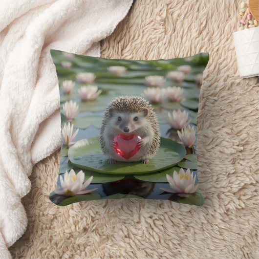 Cute July Hedgehog with Ruby Heart クッション (ブランケット)