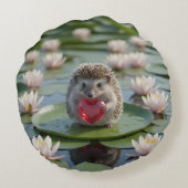 Cute July Hedgehog with Ruby Heart ラウンドクッション (裏面)