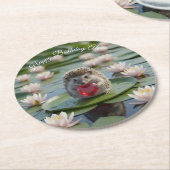 Cute July Hedgehog with Ruby Heart ラウンドペーパーコースター (アングル)