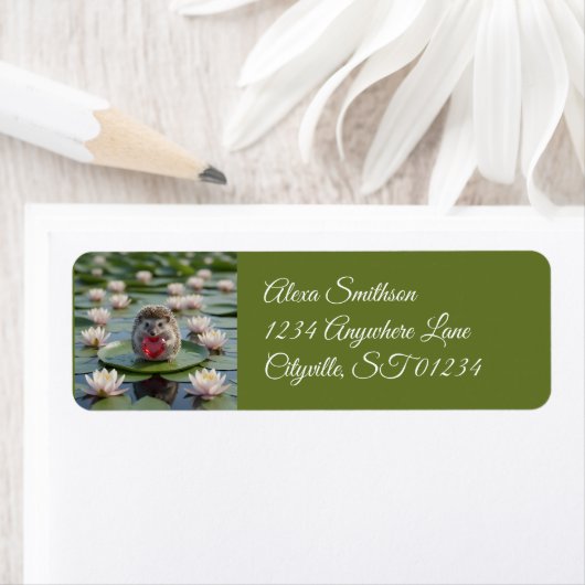 Cute July Hedgehog with Ruby Heart ラベル (インサイチュ)