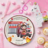 Cute Kawaii Firefighter Girl and Fire Truck ペーパープレート (パーティー)