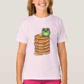 Cute Kawaii Green Frog Sitting on Giant Stack Tシャツ (正面)
