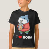 Cute Kawaii Shark Boba Tea Funny Bubble Tea Lover  Tシャツ (正面)