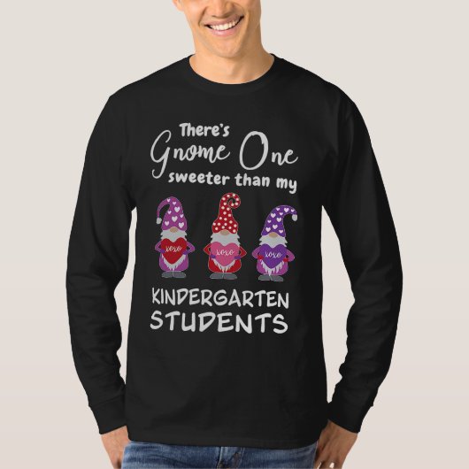 Cute Kindergarten Teacher Valentine's Day Gnomes Tシャツ (正面)