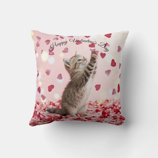 Cute Kitten Catching Valentine Heart Petals クッション (裏面)