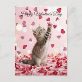 Cute Kitten Catching Valentine Heart Petals ポストカード (正面)