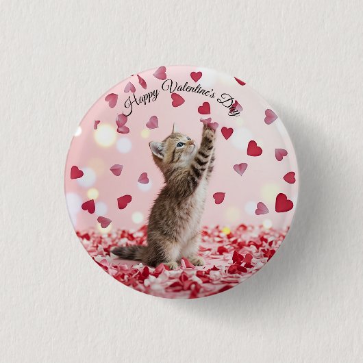 Cute Kitten Catching Valentine Heart Petals 缶バッジ (正面)