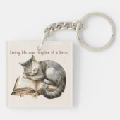 Cute Kitten Sleeping on Open Book Gift キーホルダー (裏面)