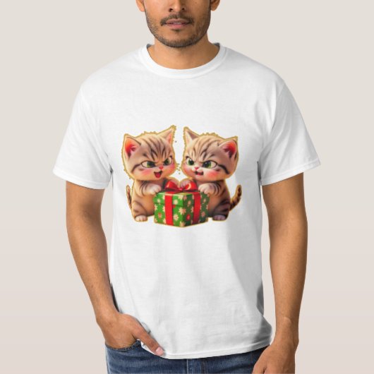 **Cute Kittens Fighting Over a Gift – Funny Christ Tシャツ (正面)