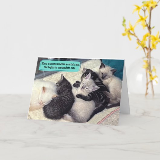 Cute Kittens Many Paws Happy Birthday カード (黄色い花)