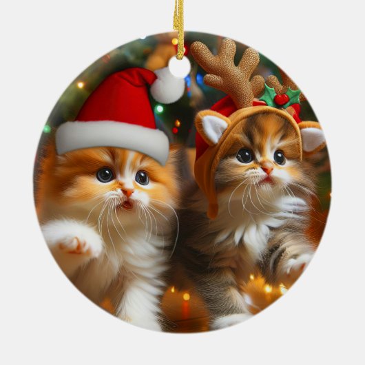 Cute kittens with Santa Claus and reindeer hats セラミックオーナメント (裏面)