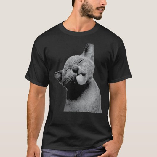 Cute Kitty Cat Sticking Out His Tongue At You Anim Tシャツ (正面)