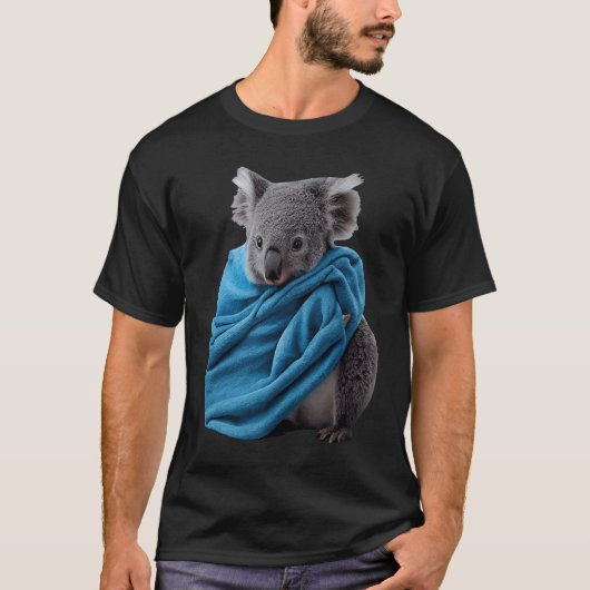 Cute Koala Animal Cuddling with Blue Blanket Koala Tシャツ (正面)