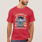 Cute Koala Bear with Degree in Procrastination fam Tシャツ (正面)