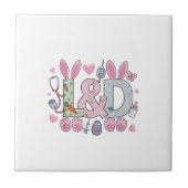 Cute L&D Labor and Delivery Nurse Easter Bunny Egg タイル (正面)
