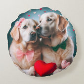 Cute labrador couple valentine's day ラウンドクッション (裏面)