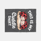 Cute Ladybug Couple This Is My Cuddle  フリースブランケット (正面(横))