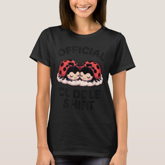 Cute Ladybug Love Cuddle Tシャツ (正面)